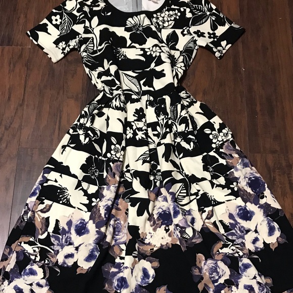 Sold - Picture 1 of 3